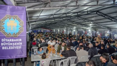 Ramazan ayı boyunca kurulan iftar çadırlarında 230 bini aşkın yurttaşa