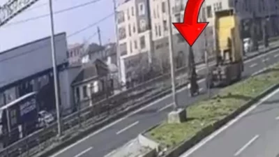 Düzce’de motosikletin tıra arkadan çarpması sonucu 1 kişi yaralandı.