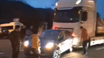 Düzce’nin Boğaziçi Beldesi Şekerpınar Mahallesi mevkisinde meydana gelen trafik kazasında