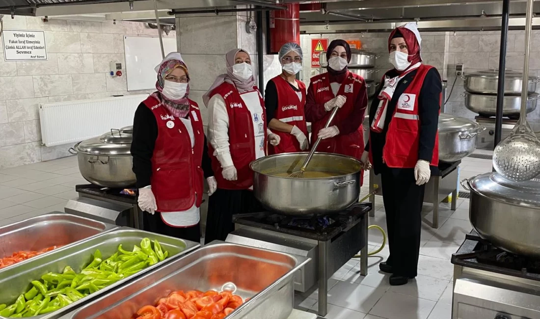 Kızılay Kadın Kolları, Erzurum’daki üniversite öğrencilerini anlamlı bir iftar sofrasında