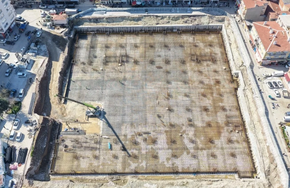 Eskişehir Büyükşehir Belediyesi, kente modern, sağlıklı ve işlevsel bir alışveriş