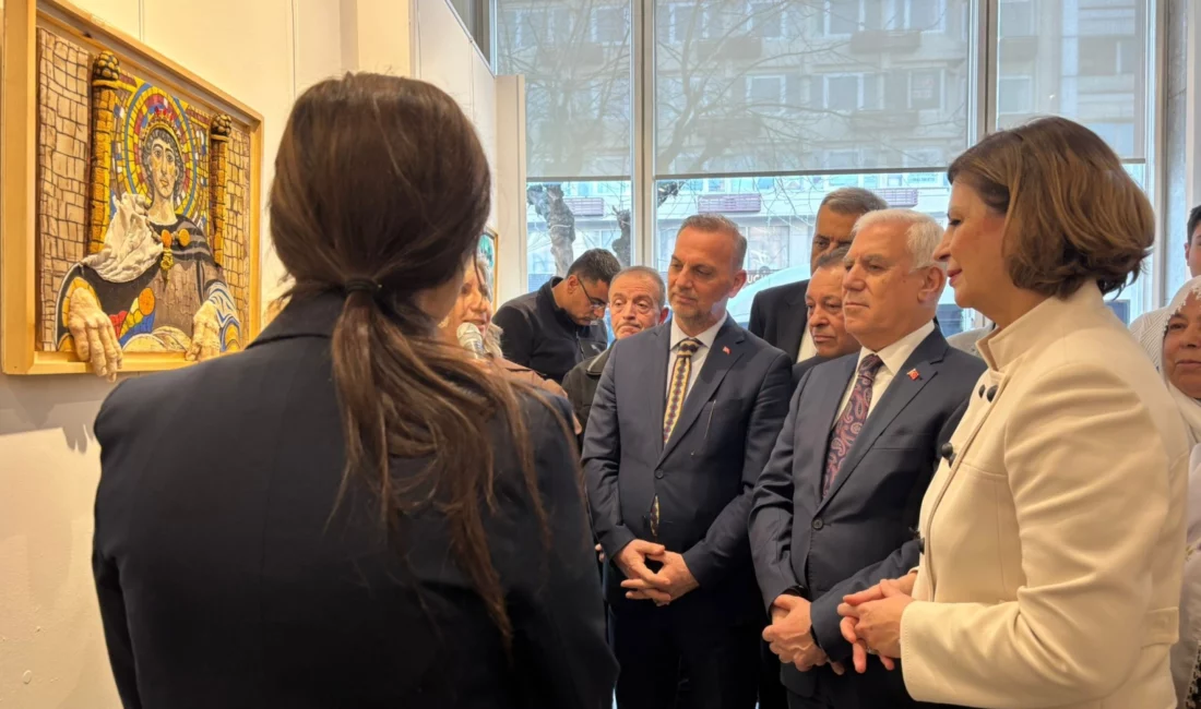 Bursa Büyükşehir Belediyesi ev sahipliğinde “Efsanelerle İpek” sergisi açıldı. Eskişehir