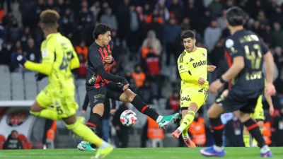 Karagümrük’ün Fenerbahçe’yi 2-0 yenmesinin ardından taraftarlar sosyal medyayı salladı. Yaşanan