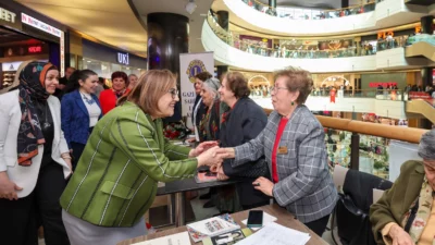 Gaziantep Büyükşehir Belediye Başkanı Fatma Şahin, kurumun kadın yöneticileri ve