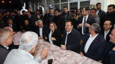 Gaziantep Büyükşehir Belediye Başkanı Fatma Şahin, Karkamış’taki iftar programında vatandaşlarla
