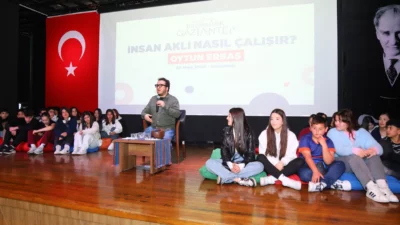 Gaziantep Büyükşehir Belediyesi’nin düzenlediği söyleşide Prof. Dr. Oytun Erbaş, beyin