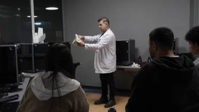 Gaziantep Büyükşehir Belediyesi, gençleri geleceğin mesleklerine hazırlamak ve kentin dijital