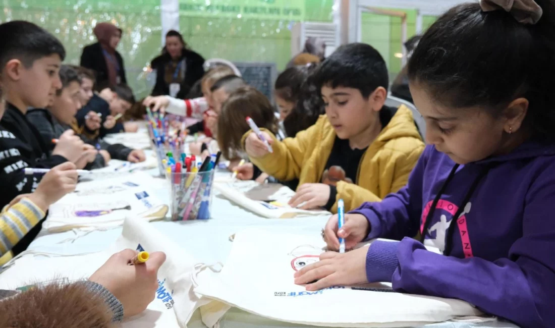Kocaeli Büyükşehir Belediyesi’nin Gebze Kent Meydanı’nda kurduğu Ramazan Çadırı’nda düzenlenen