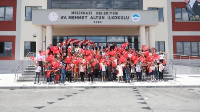 Kayseri Melikgazi Belediyesi’nin gençlere yönelik hizmetleri saymakla bitmiyor.