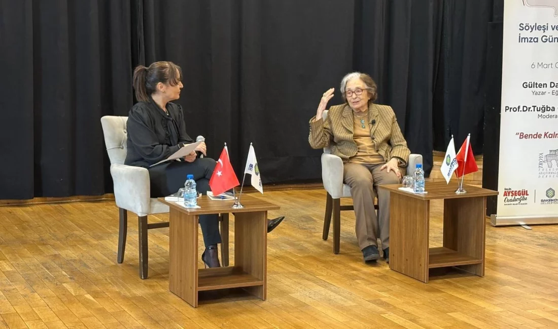 İstanbul Bakırköy Belediyesi tarafından düzenlenen “Bakırköy Muhabbeti” etkinliğinde yazar ve