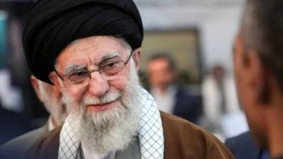 İran devlet medyası, İran dini lideri Hamaney ile birlikte kızı,