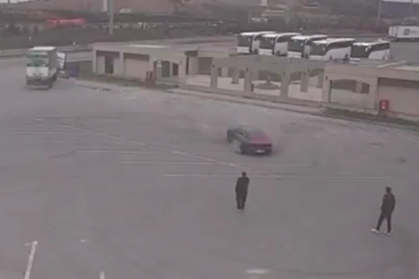 Jandarma Genel Komutanlığı, İstanbul Eyüpsultan’da trafikte drift atan 2 sürücünün