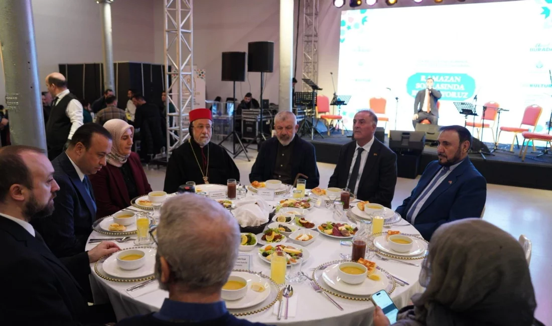 İBB Başkanvekili Nuri Aslan,  iftar yemeğinde İstanbul’daki inanç temsilcileri