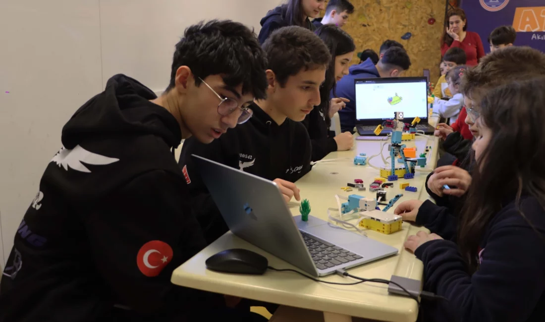İstanbul'da Maltepeli 7-9 yaş aralığındaki çocuklara yönelik ücretsiz robotik kodlama