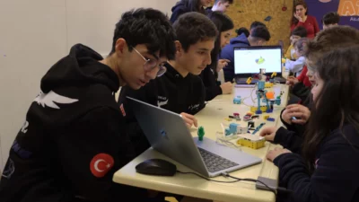 İstanbul'da Maltepeli 7-9 yaş aralığındaki çocuklara yönelik ücretsiz robotik kodlama