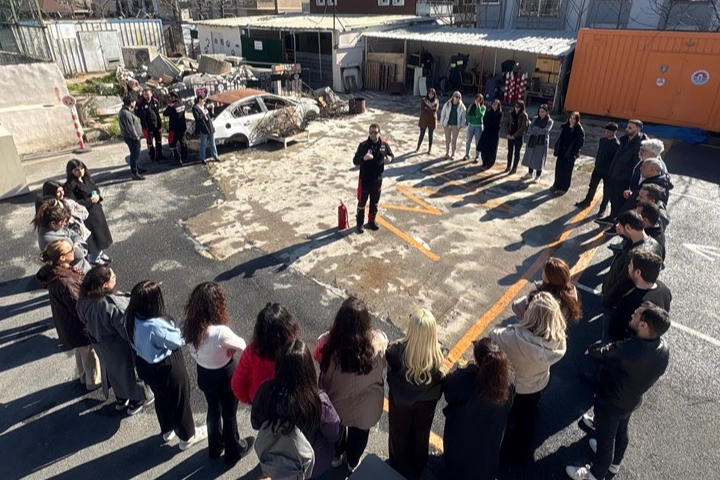 İstanbul'da Maltepe Belediyesi’nde görevli öğretmenlere olası afet ve acil durumlara