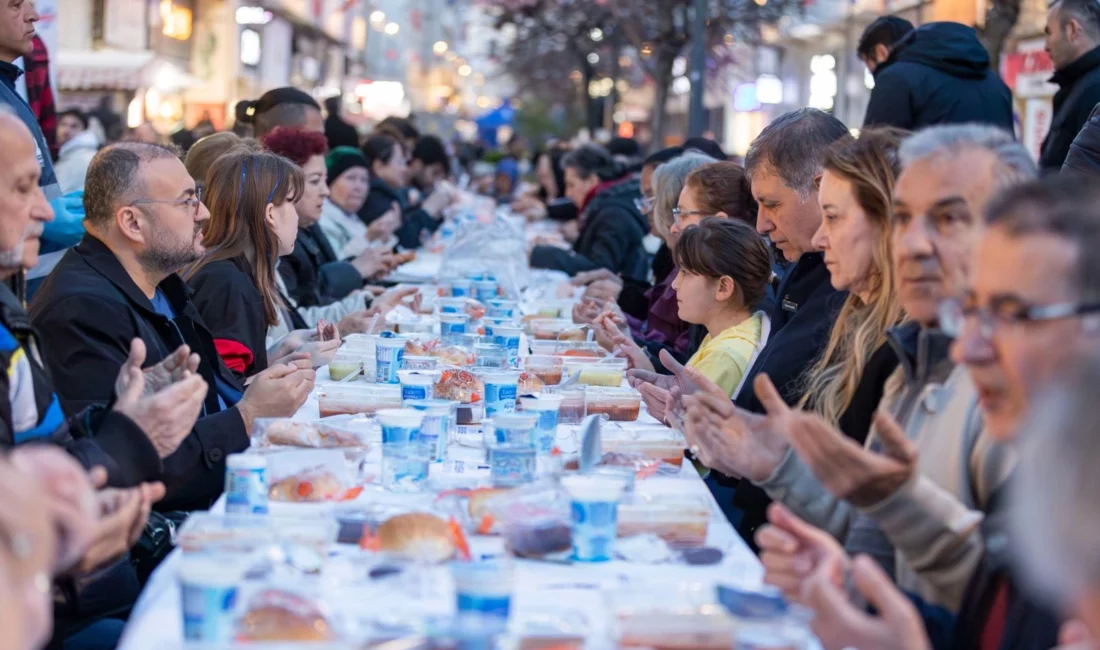 İzmir Büyükşehir Belediye Başkanı Dr. Cemil Tugay, İzmir Büyükşehir Belediyesi