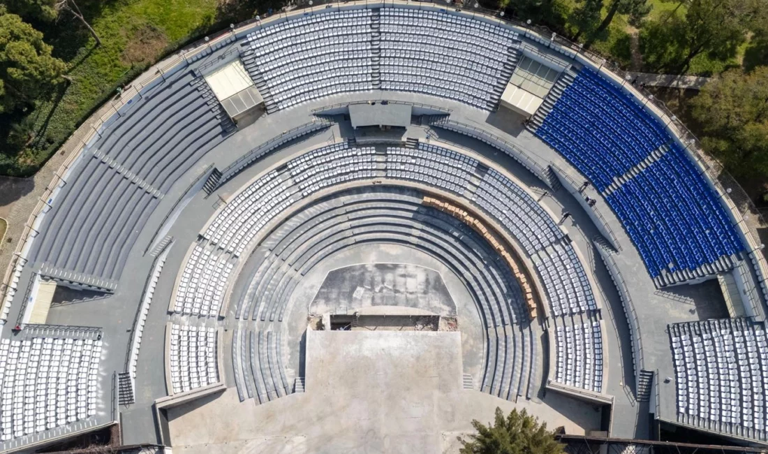 İzmir Büyükşehir Belediyesi, Kültürpark Atatürk Açık Hava Tiyatrosu’nda büyük bir