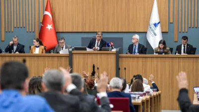 İzmir Büyükşehir Belediye Başkanı Dr. Cemil Tugay, iki yıldır onay