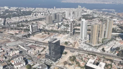 İzmir Büyükşehir Belediyesi, son iki yılda kentin ulaşım altyapısını güçlendirecek