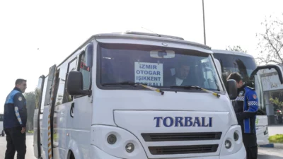 İzmir Büyükşehir Belediyesi zabıta ekipleri, Ramazan Bayramı öncesinde toplu taşıma
