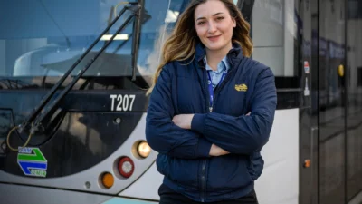 İzmir Metro AŞ’de tramvay sürücüsü olarak görev yapan 23 yaşındaki