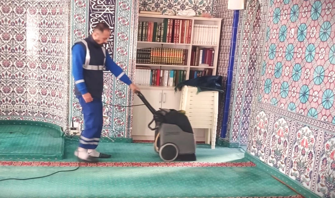 İzmir Büyükşehir Belediyesi, Ramazan Bayramı öncesinde ibadethanelerde yürüttüğü temizlik çalışmalarına