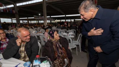 İzmir Büyükşehir Belediye Başkanı Dr. Cemil Tugay, Menemen’de düzenlenen iftar