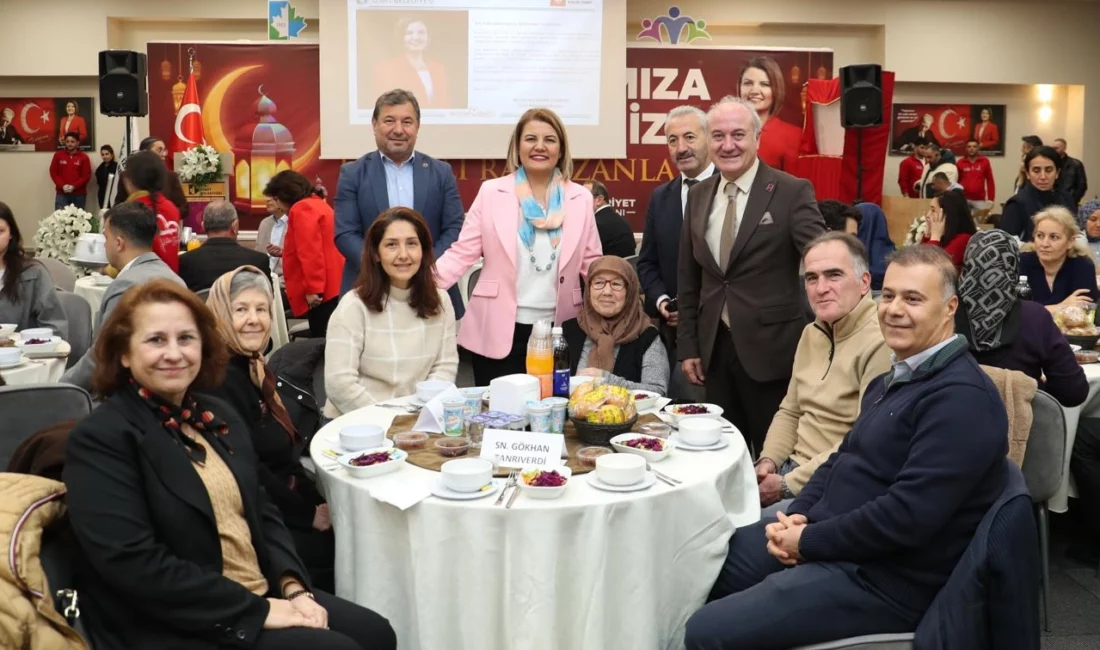 İzmit Belediyesi, şehit aileleri ve gazileri Dernekler Yerleşkesi’nde düzenlenen iftar