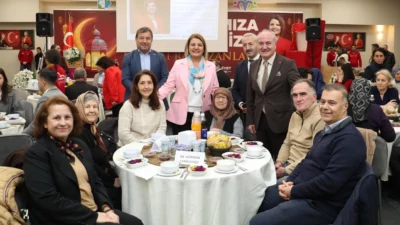 İzmit Belediyesi, şehit aileleri ve gazileri Dernekler Yerleşkesi’nde düzenlenen iftar