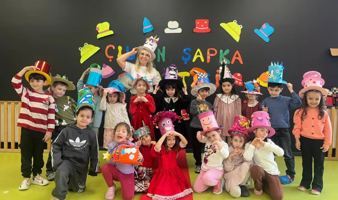 İzmit Belediyesi Çınar Çocuk Evleri’nde düzenlenen “Şapka Partisi” etkinliğinde minikler,