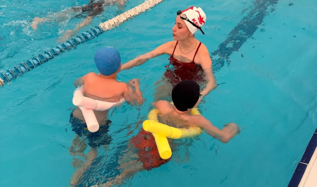 İzmit Belediyesinin dezavantajlı bireyleri sporla buluşturduğu Engelsiz Kulaçlar Projesi hız