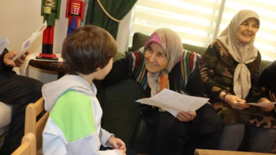 Tüysüzler Çınar Çocuk Evi öğrencileri, Yaşlılar Haftası kapsamında Kuruçeşme Yaşam