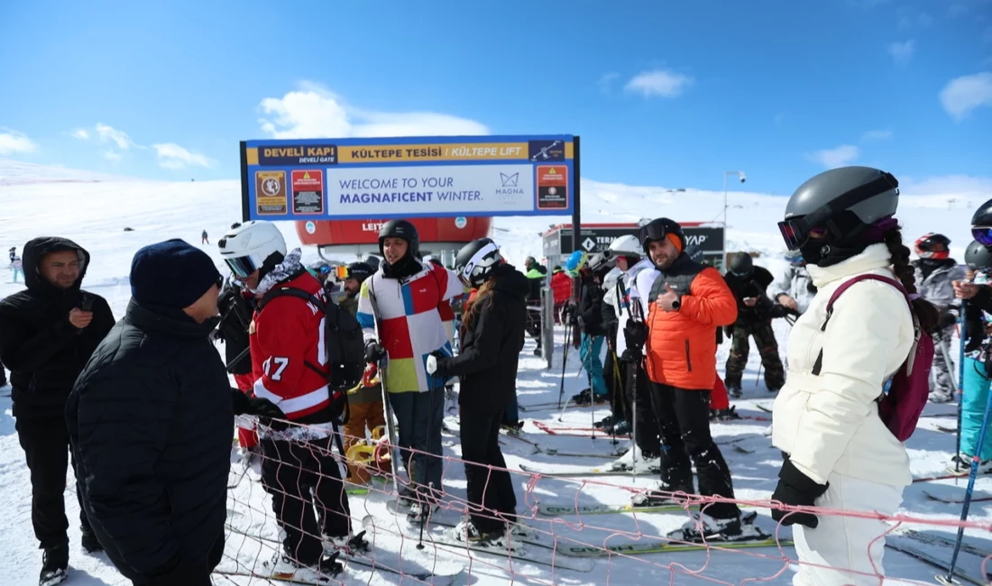 Kayseri Büyükşehir Belediye Başkanı Dr. Memduh Büyükkılıç, Erciyes Kayak Merkezi’ni