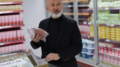 Sosyal yardımlarla ihtiyaç sahibi ailelere destek olmaya devam eden Kayseri