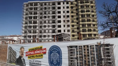 Kayseri Melikgazi Belediyesi’nin Aydınlıkevler Mahallesi Çorakçılar’da başlattığı 72 daire ve