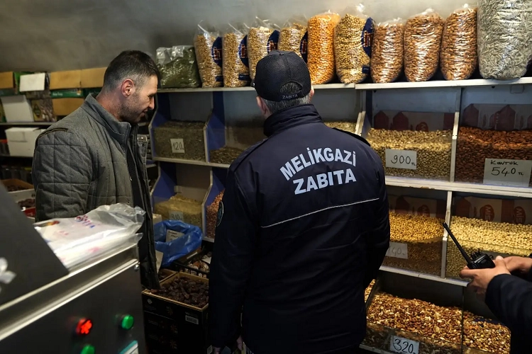 Kayseri Melikgazi Belediyesi zabıta ekipleri, Ramazan Bayramı öncesinde gıda işletmelerine