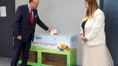 Uşak Belediyesi tarafından başlatılan “Kitap Kumbarası” projesi, Bilim Uşak öncülüğünde