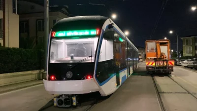 Kocaeli Büyükşehir Belediyesi, şehir içi ulaşımına önemli katkı sağlayan tramvay
