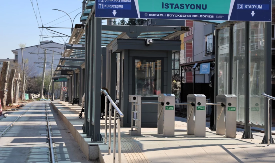 Kocaeli Büyükşehir Belediyesi bir yandan Akçaray Tramvay Hattı’nda günlük yolcu kapasitesini
