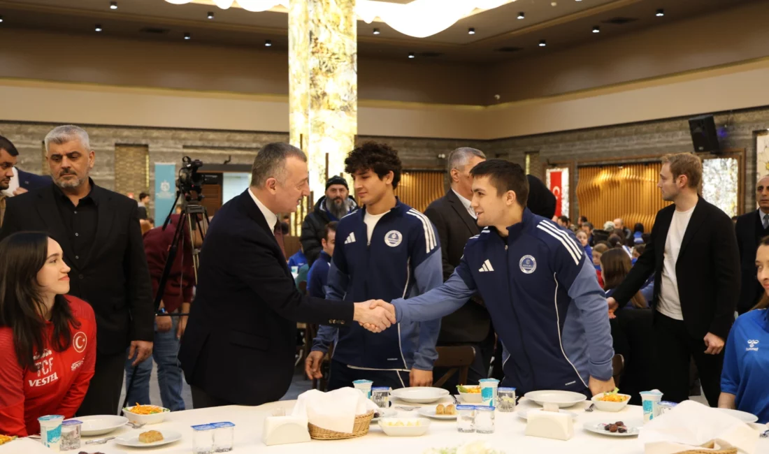 Kocaeli Büyükşehir Belediye Başkanı Tahir Büyükakın, ulusal ve uluslararası şampiyonalarda