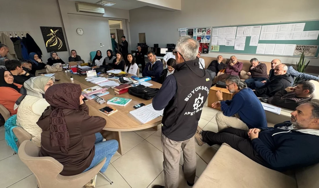 Kocaeli Büyükşehir Belediyesi, 1-7 Mart Deprem Haftası kapsamında düzenlediği seminer,