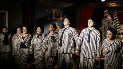 Kocaeli'de İzmit Belediyesi Sanat Akademisi, yeni sahnesinin perdelerini 27 Mart