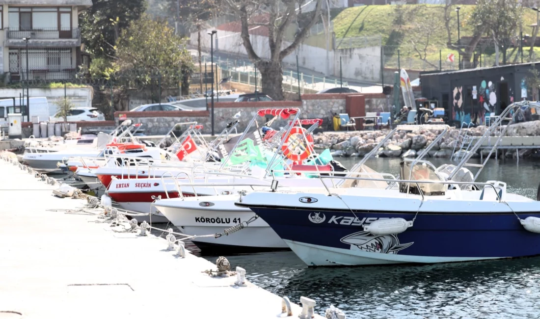 Kocaeli Büyükşehir Belediyesi, Gölcük Değirmendere’de balıkçı ve tekne sahiplerinin teknelerini