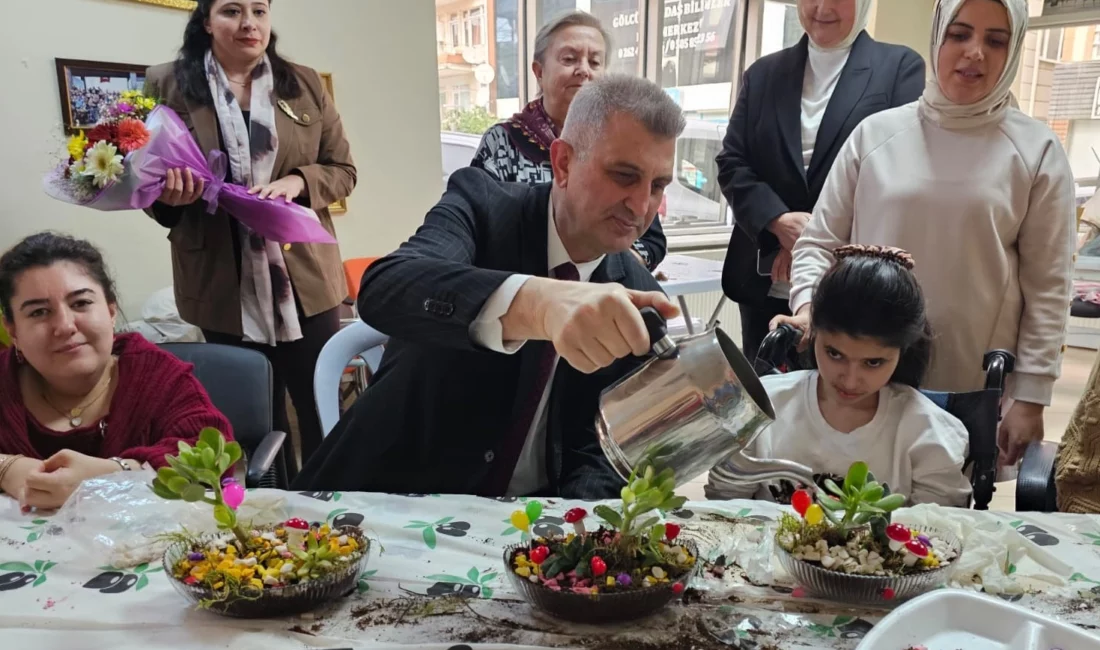 Gölcük Belediyesi kültür sanat etkinlikleri kapsamında düzenlenen “Terararyum Atölyesi”, engelli