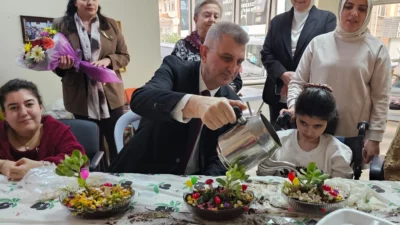 Gölcük Belediyesi kültür sanat etkinlikleri kapsamında düzenlenen “Terararyum Atölyesi”, engelli