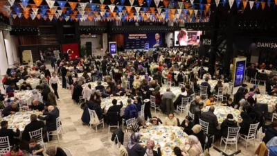 Kocaeli Büyükşehir Belediye Başkanı Tahir Büyükakın, binlerce kişinin katıldığı Kocaeli