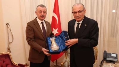 Kocaeli Büyükşehir Belediye Başkanı Tahir Büyükakın, Gazzelilerle iftarda bir araya