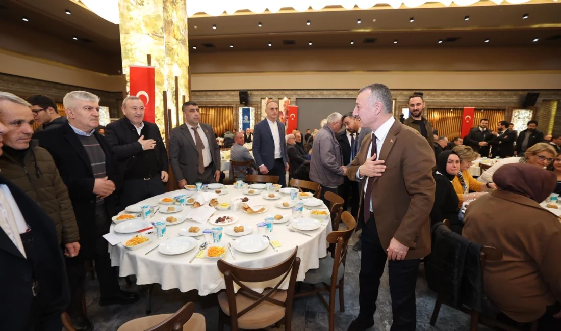 Kocaeli Büyükşehir Belediyesi’nin düzenlediği iftar, il genelindeki tüm muhtarları aynı