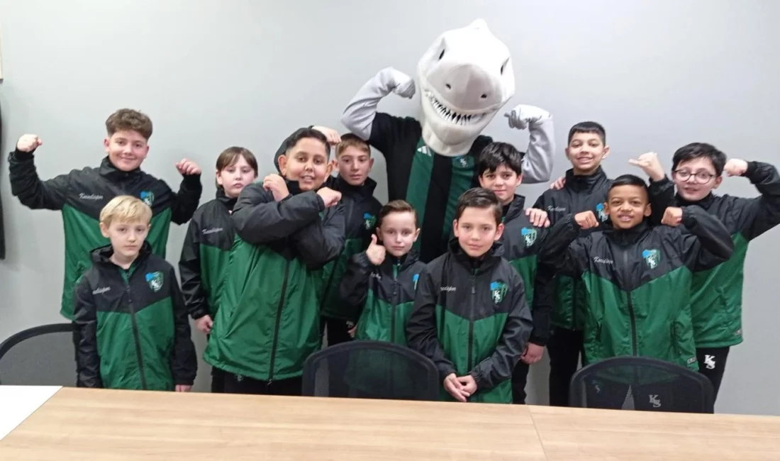 Kocaelispor’un gol sevincini sokakta yaşayan çocukların isteği gerçek oldu. Kocaeli
